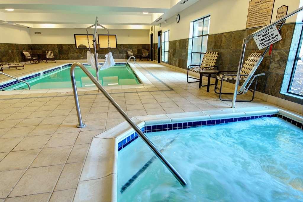 Grand Hotel At Bridgeport Tigard Facilities photo