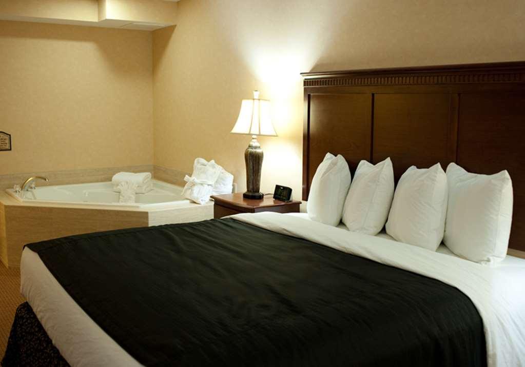 Grand Hotel At Bridgeport Tigard Room photo
