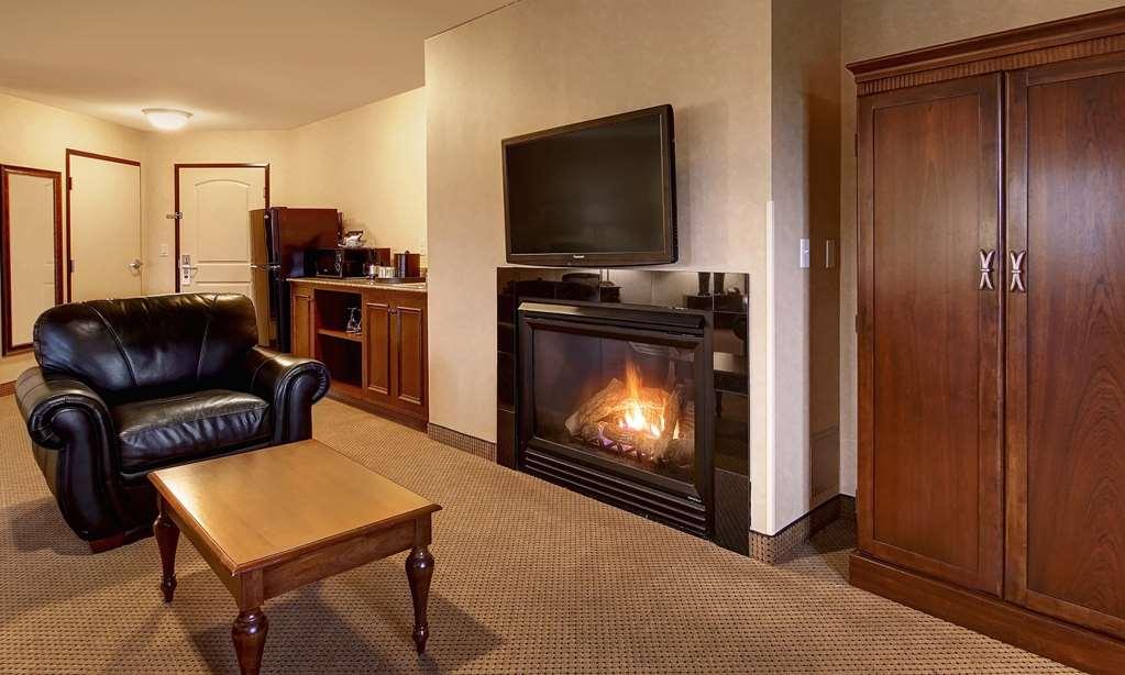 Grand Hotel At Bridgeport Tigard Exterior photo