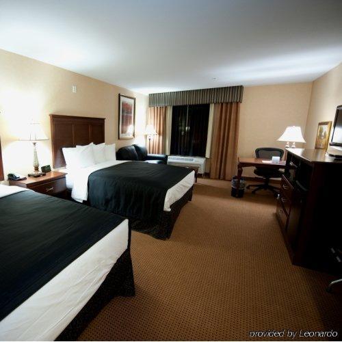 Grand Hotel At Bridgeport Tigard Room photo
