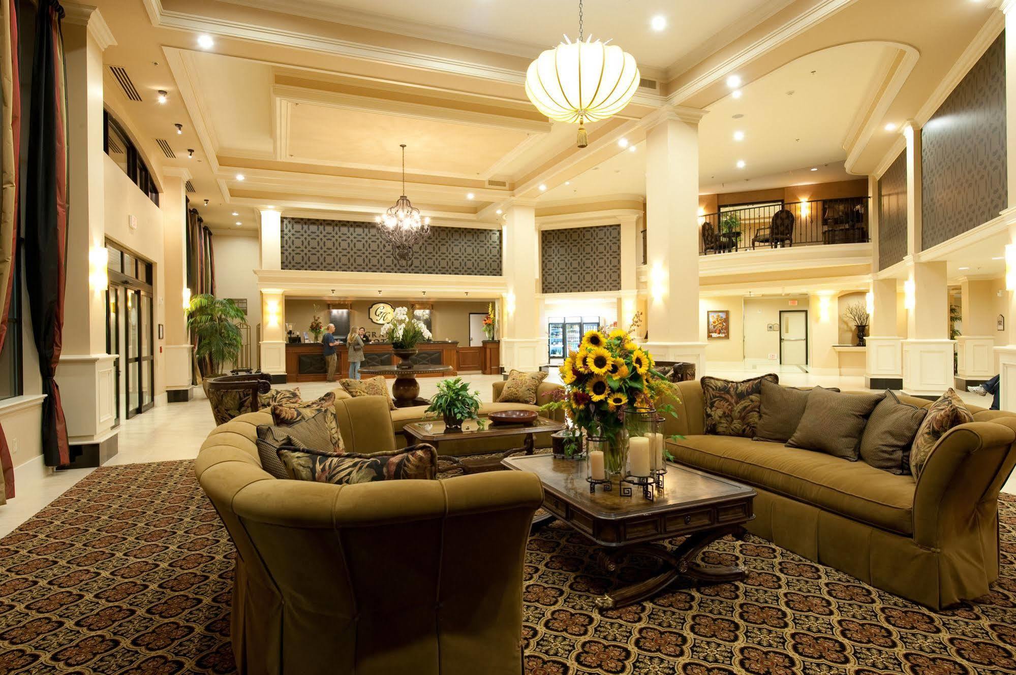 Grand Hotel At Bridgeport Tigard Exterior photo