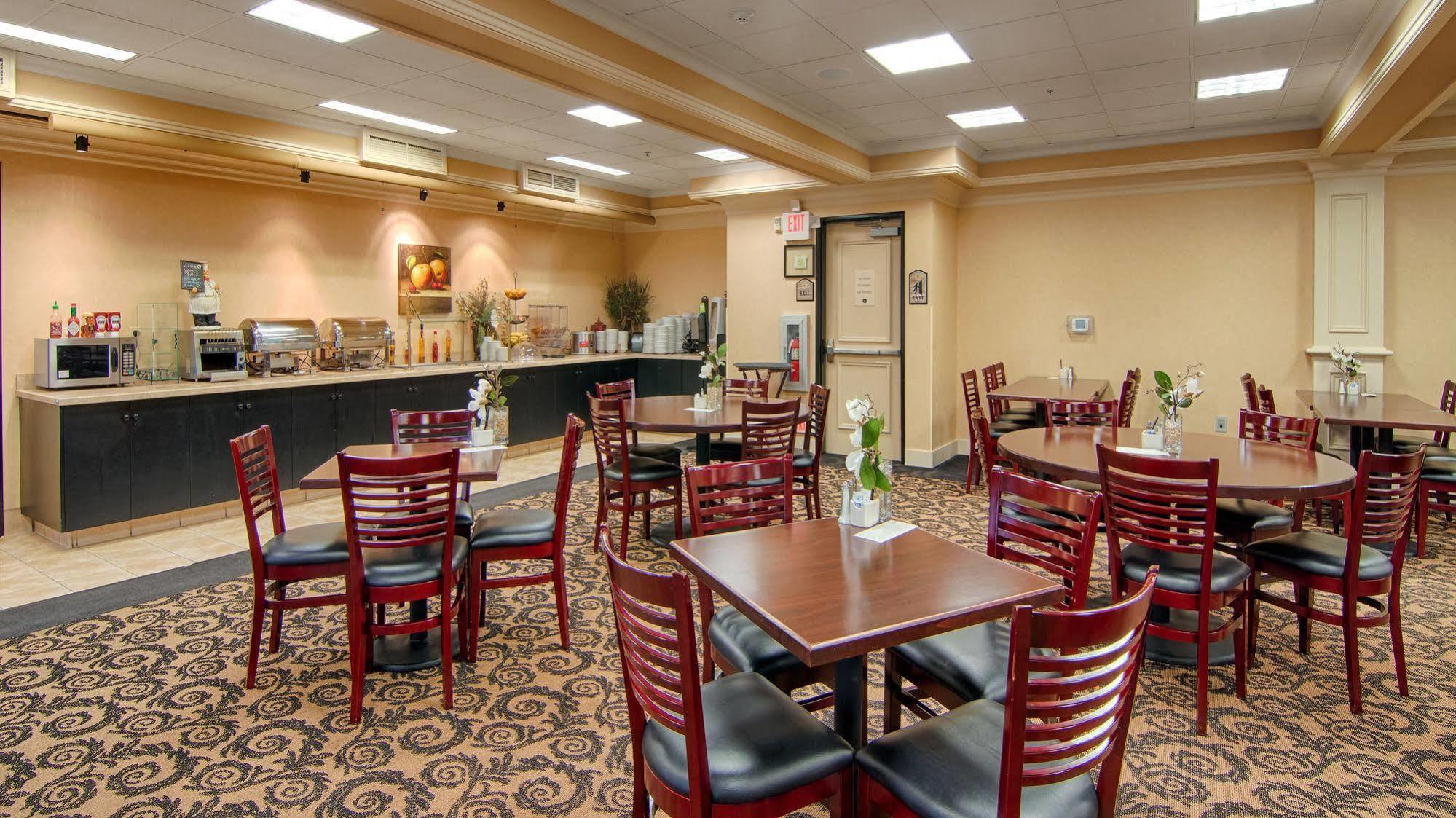 Grand Hotel At Bridgeport Tigard Exterior photo